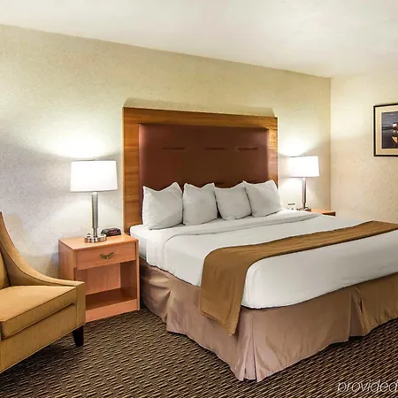 Quality Inn & Suites At Coos Bay North Bend Exterior photo